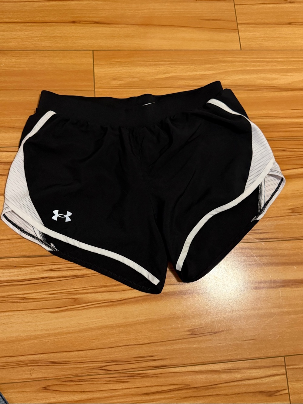 Under Armour Athletic Shorts Small